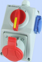 ELEKTROMET DZIERŻONIÓW - ZESTAW INSTALACYJNY 32A 3P+N+Z + GNIAZDO 2P+Z IP54 WYŁĄCZNIK 0-1 C32-18.1N  - 974012